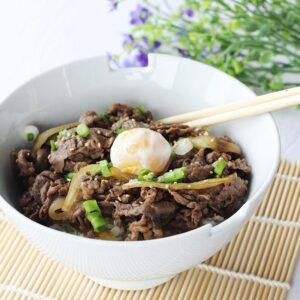 Japanese Beef Bowl (Gyudon) Recipe