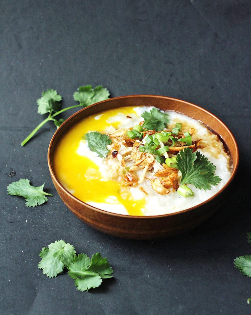 Side view of chicken congee.