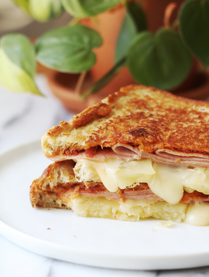 Hawaiian Style Pineapple & Ham Grilled Cheese Recipe